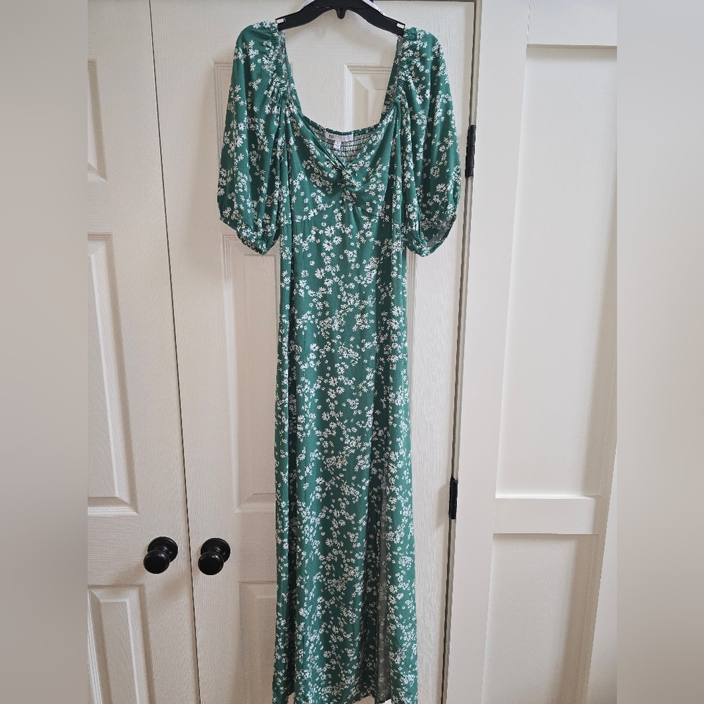 DR2 Green Puff Sleeve Maxi Dress